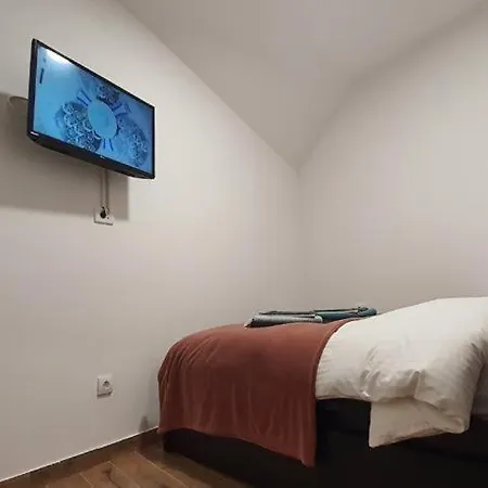 Montana 21 アパート コパオニク